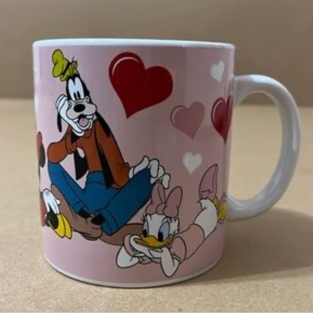 Disney characters Pluto dog Goofy  Mickey hearts Mug
